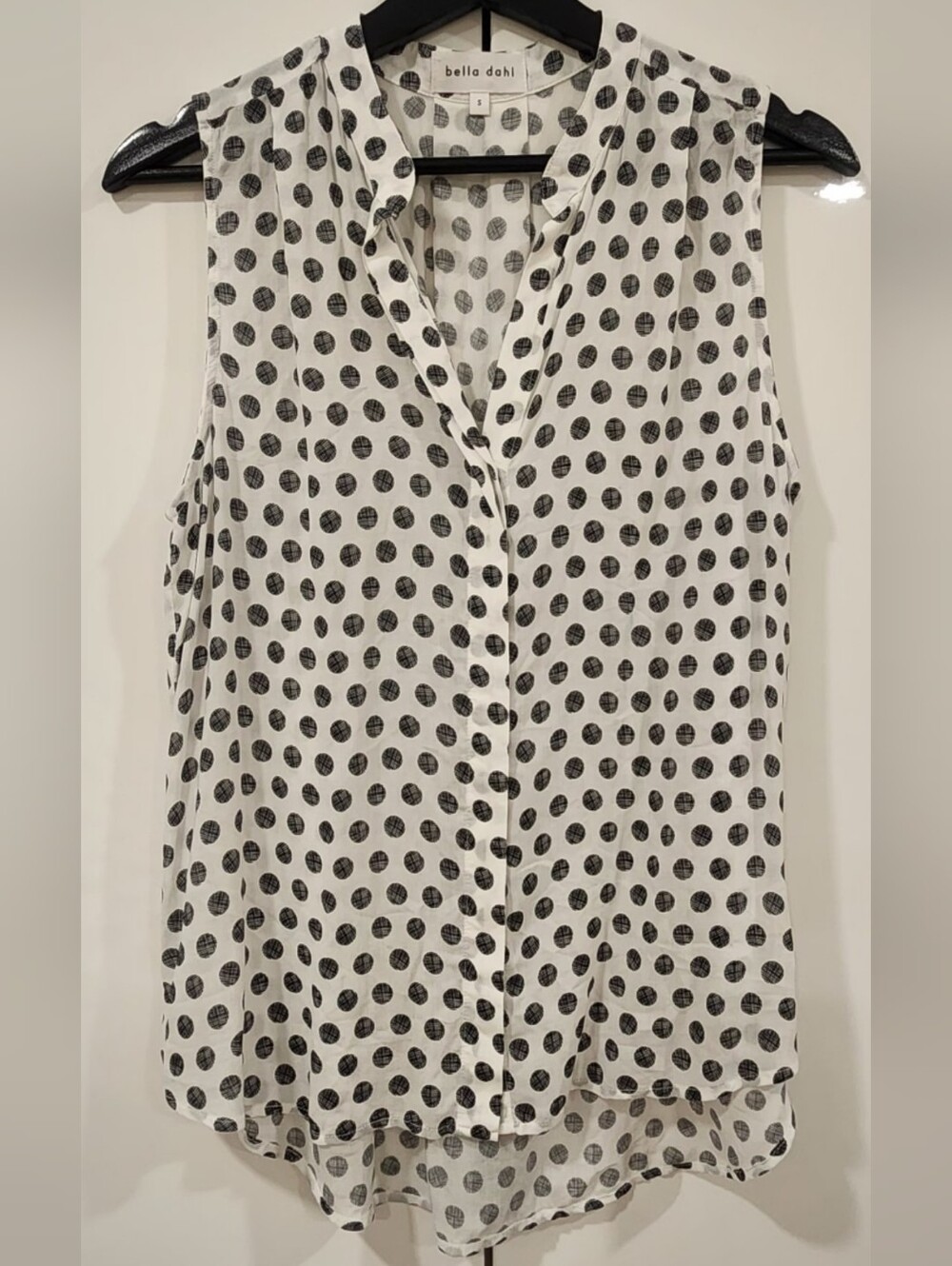 Bella Dahl Polka Dot Sleeveless Blouse Button Front White Black Rayon S